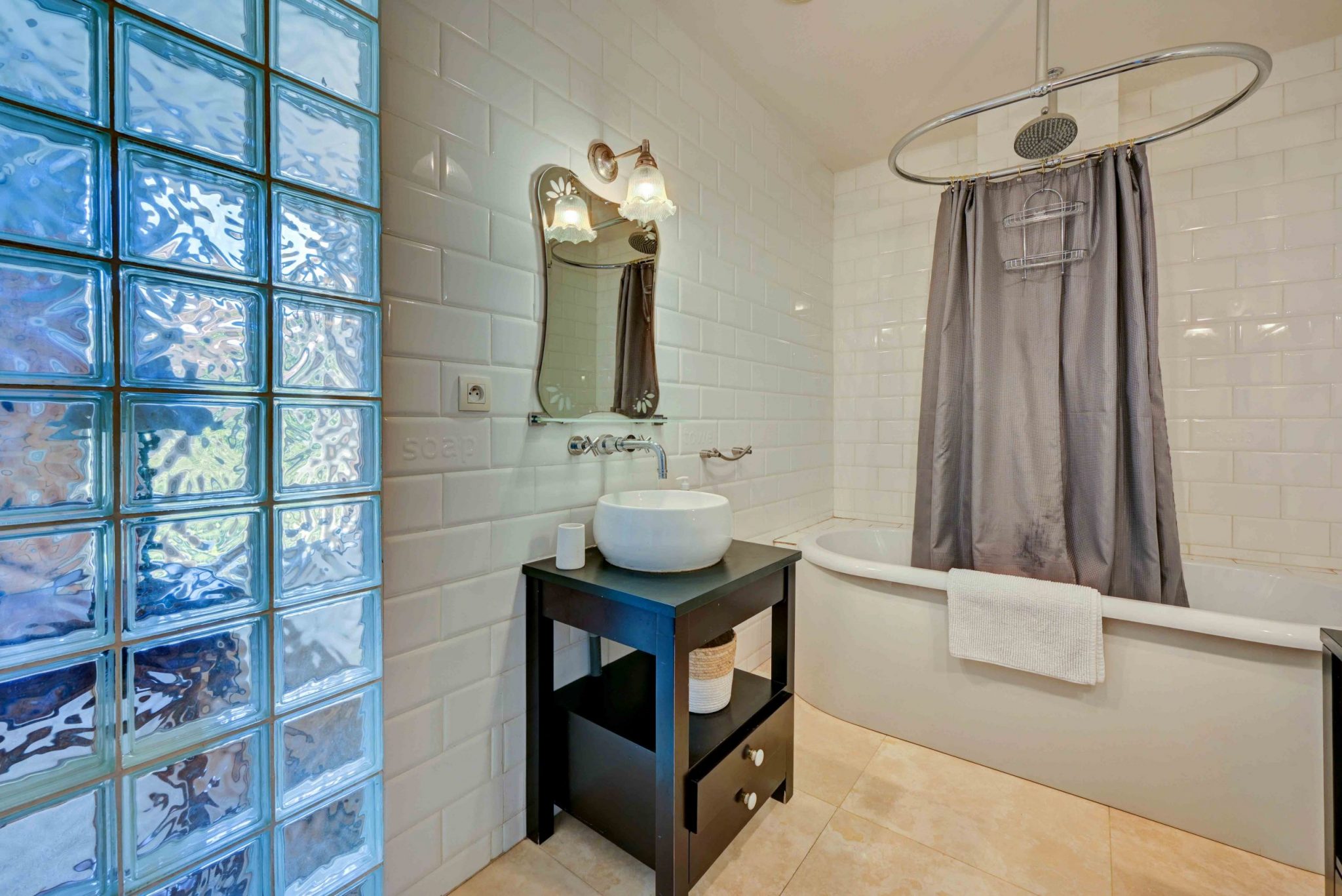 Appartement du peintre aix en provence 2 chambres et jardin au coeur du centre historique proche du cours mirabeau-11