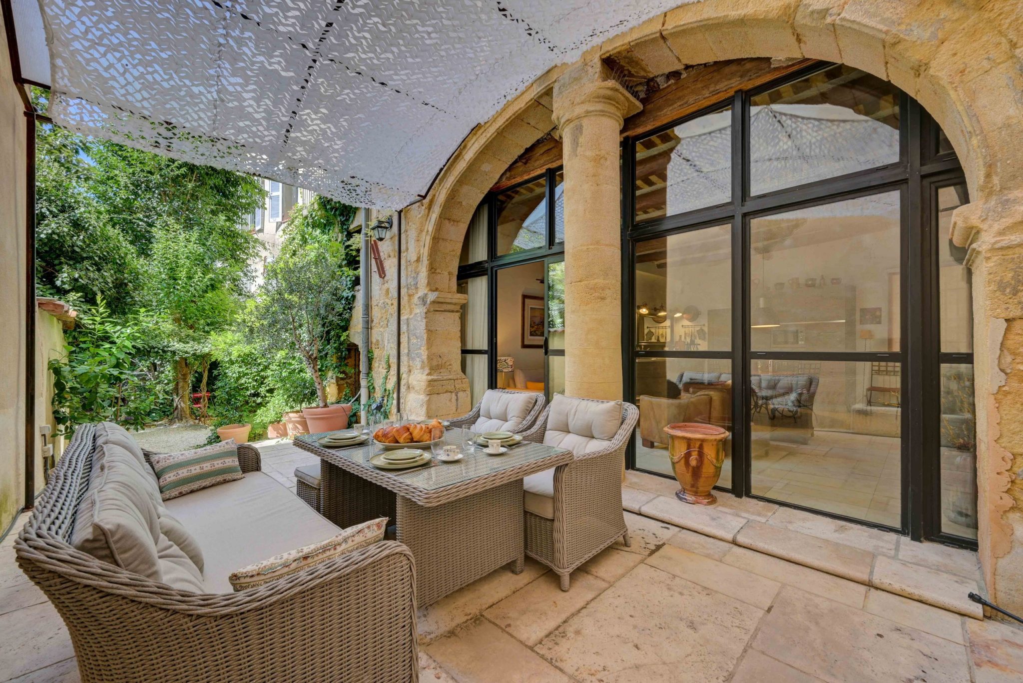 Appartement du peintre aix en provence 2 chambres et jardin au coeur du centre historique proche du cours mirabeau-23