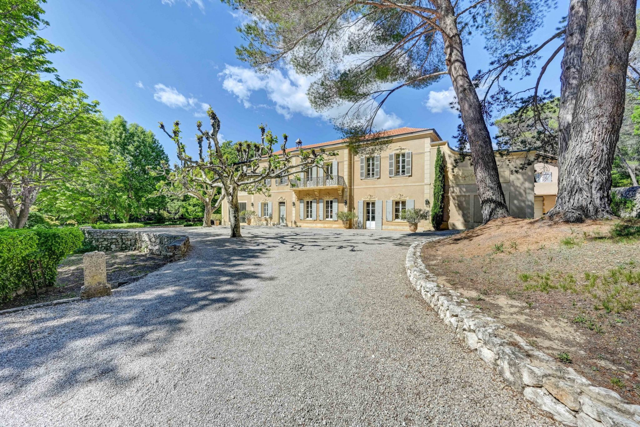 BASTIDE DU SOUVENIR-84