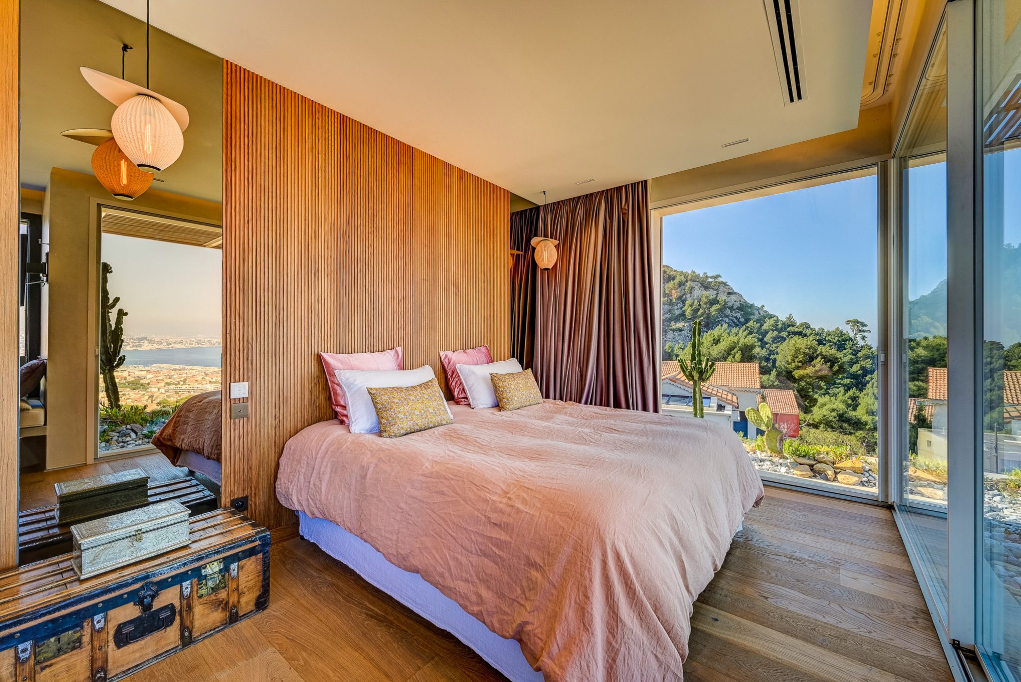 Marseille on the Roc-12