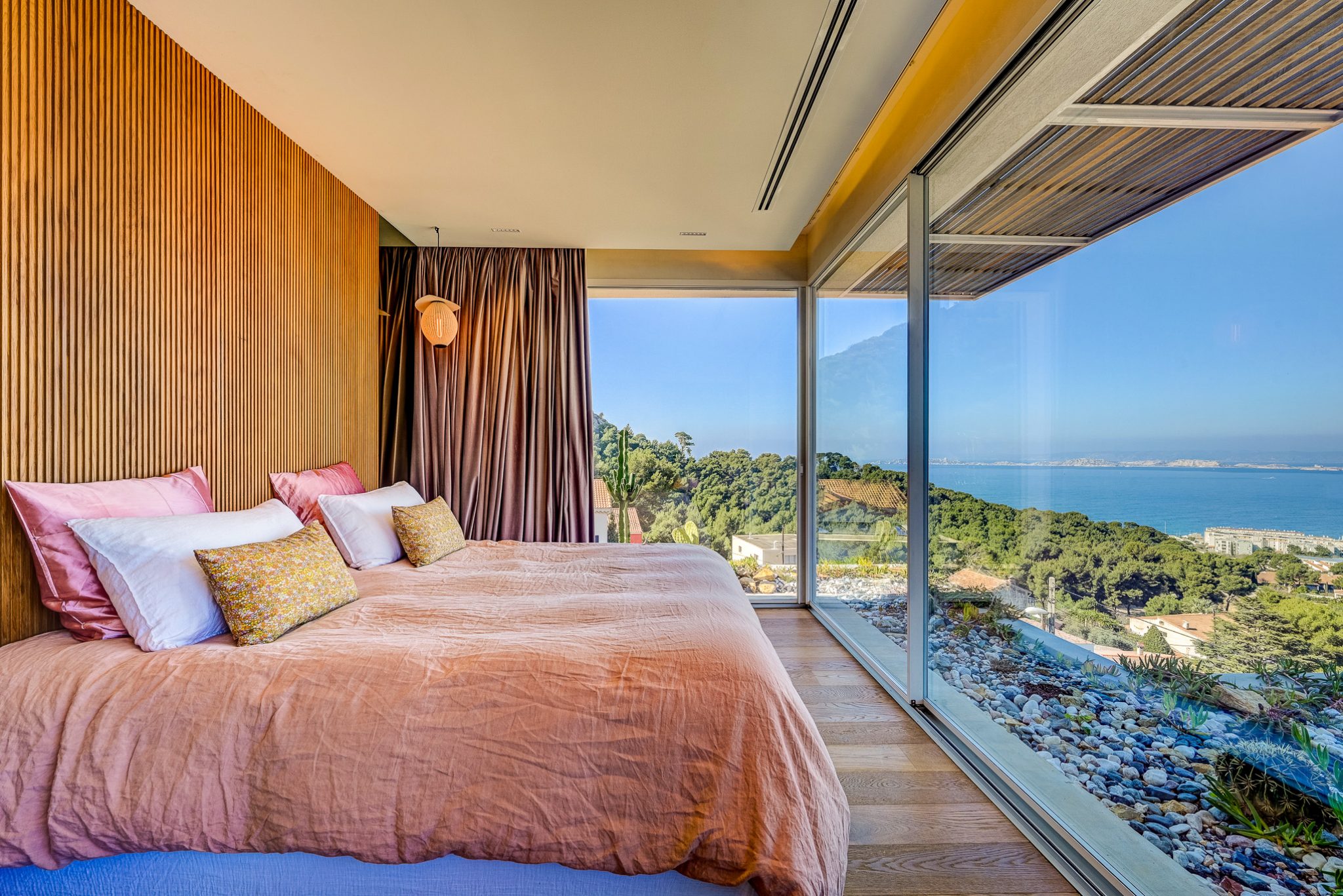 Marseille on the Roc-14