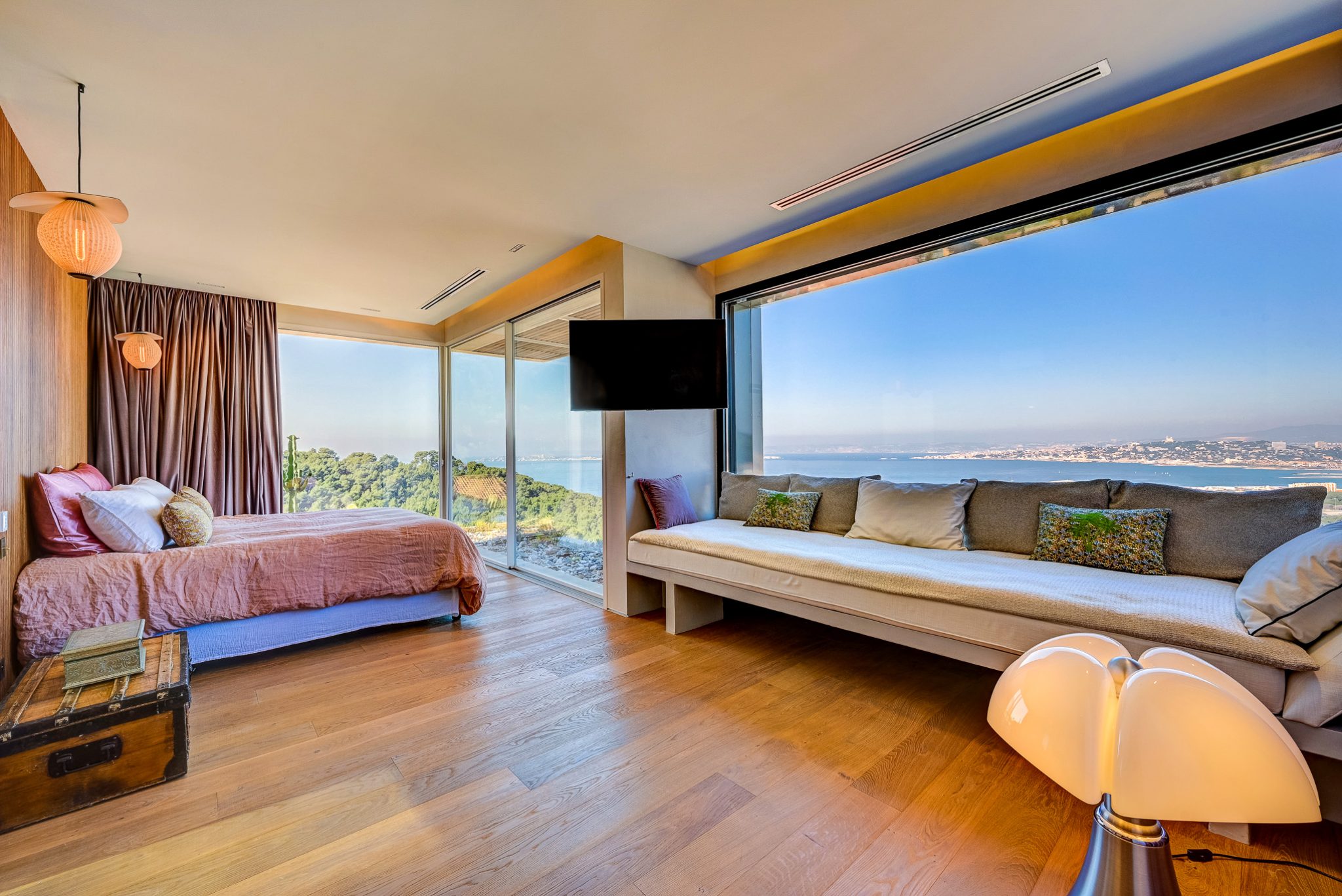 Marseille on the Roc-17