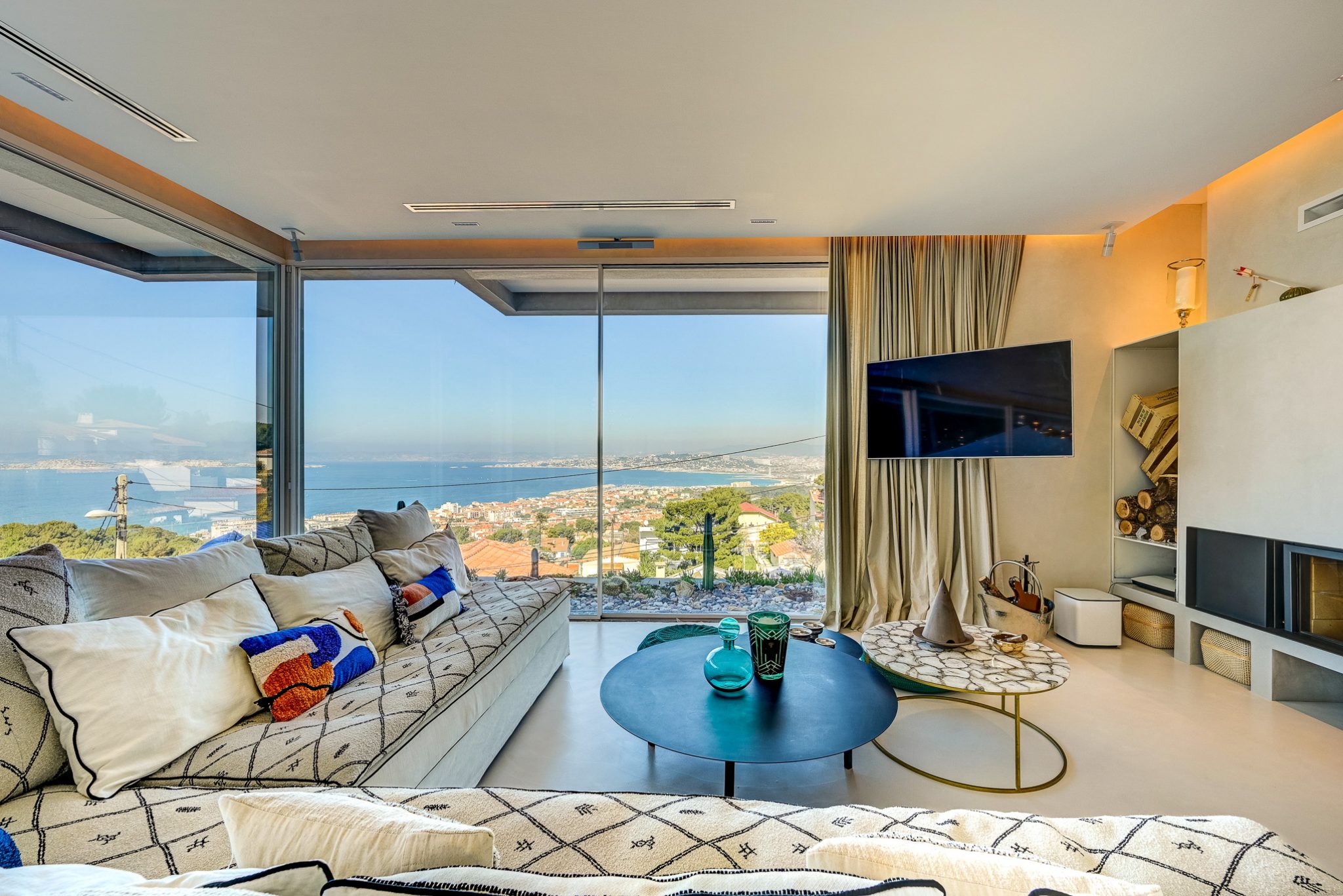 Marseille on the Roc-37