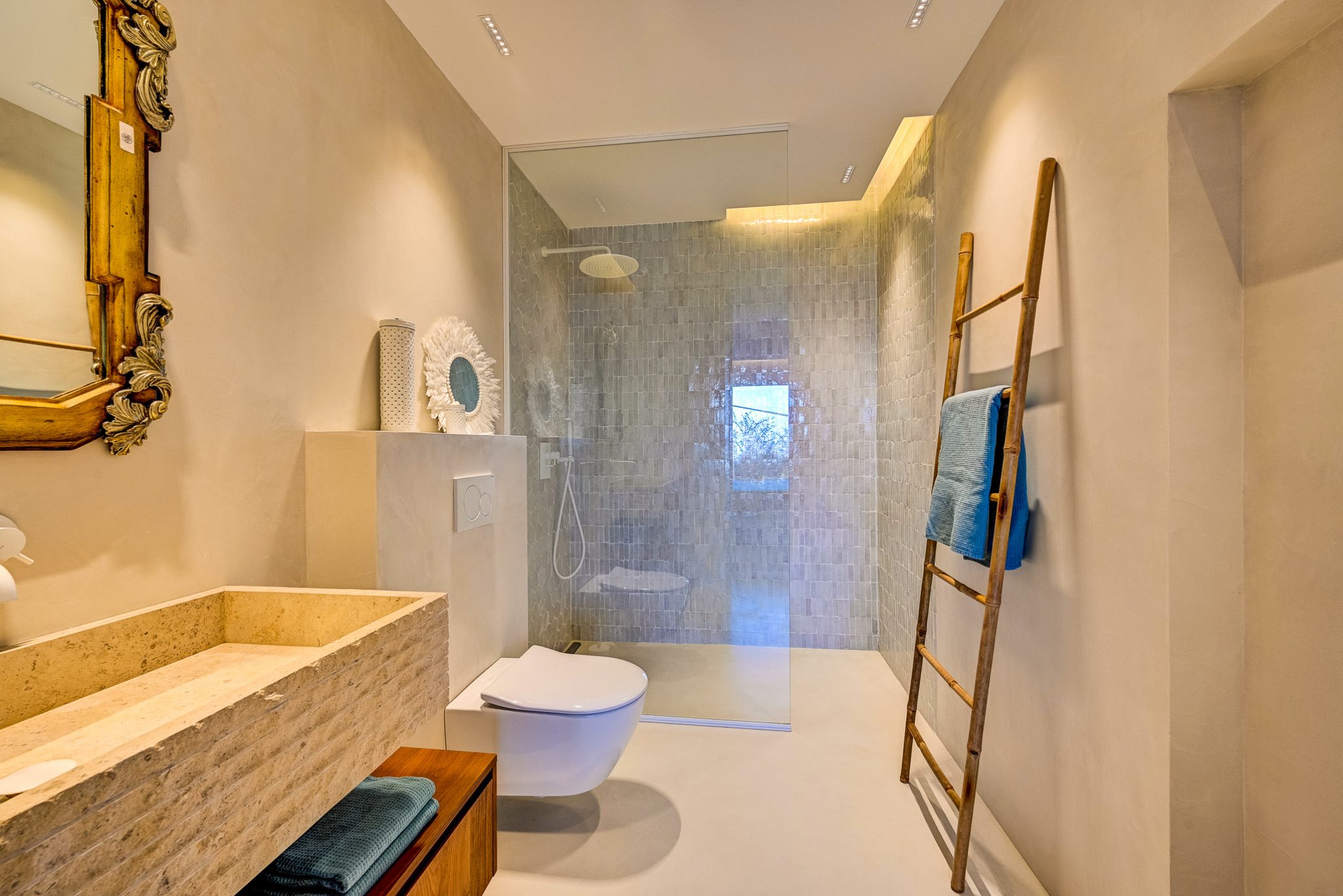 Marseille on the Roc-41