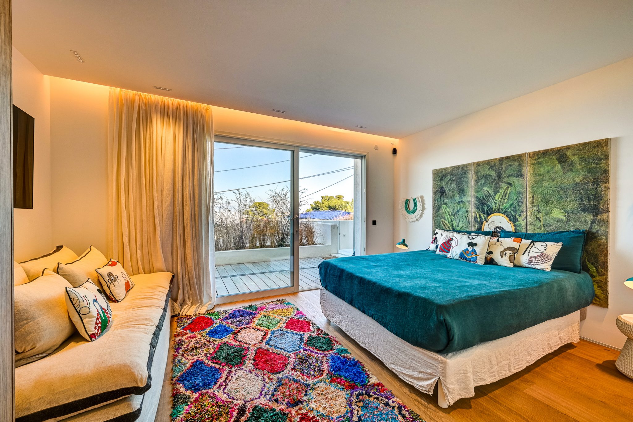 Marseille on the Roc-44