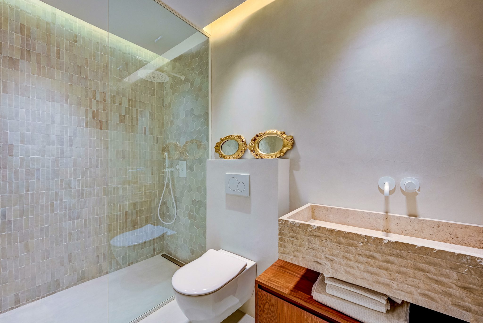 Marseille on the Roc-45