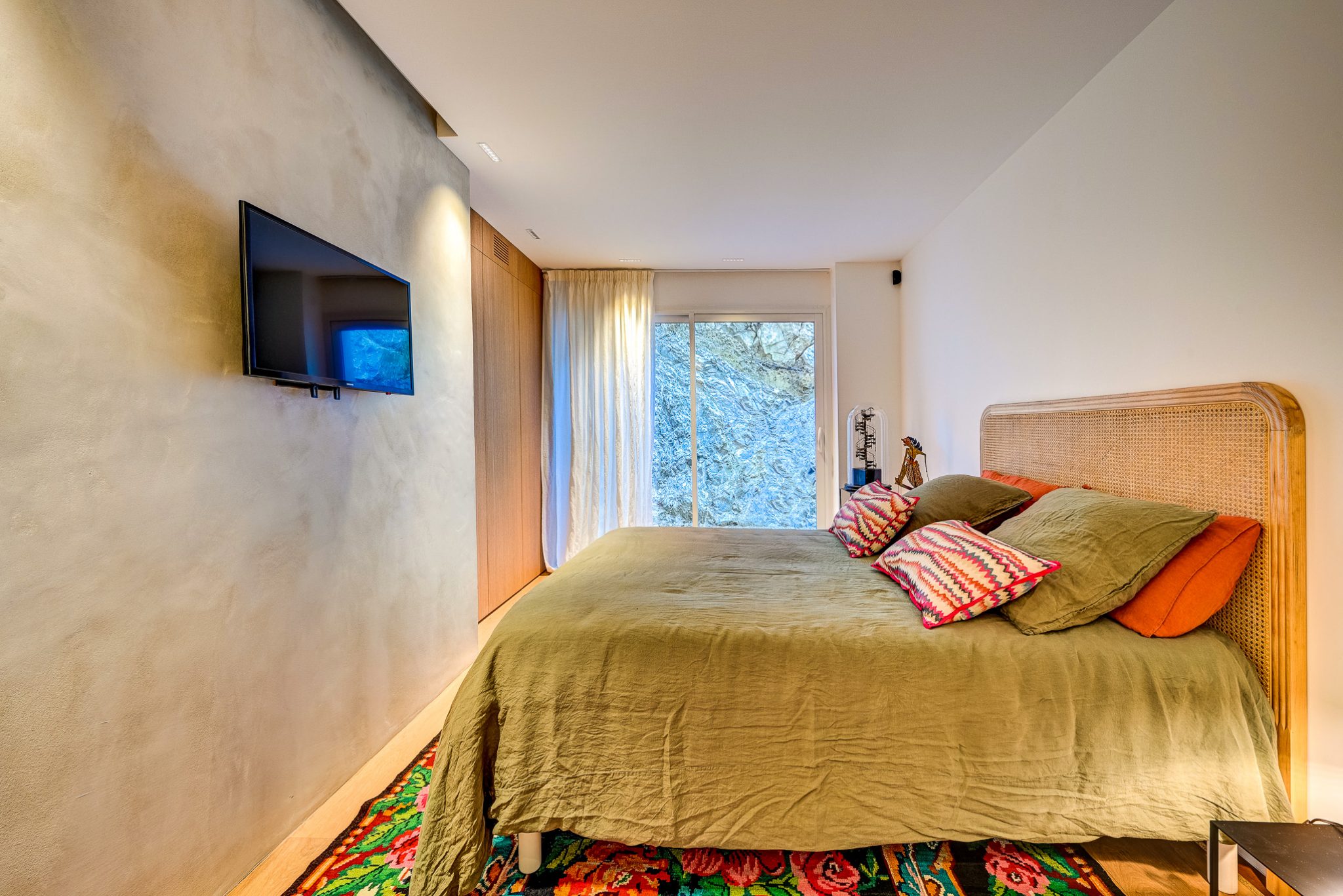 Marseille on the Roc-46