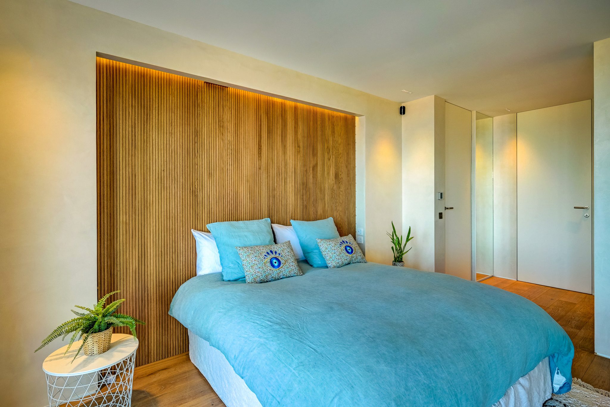 Marseille on the Roc-49