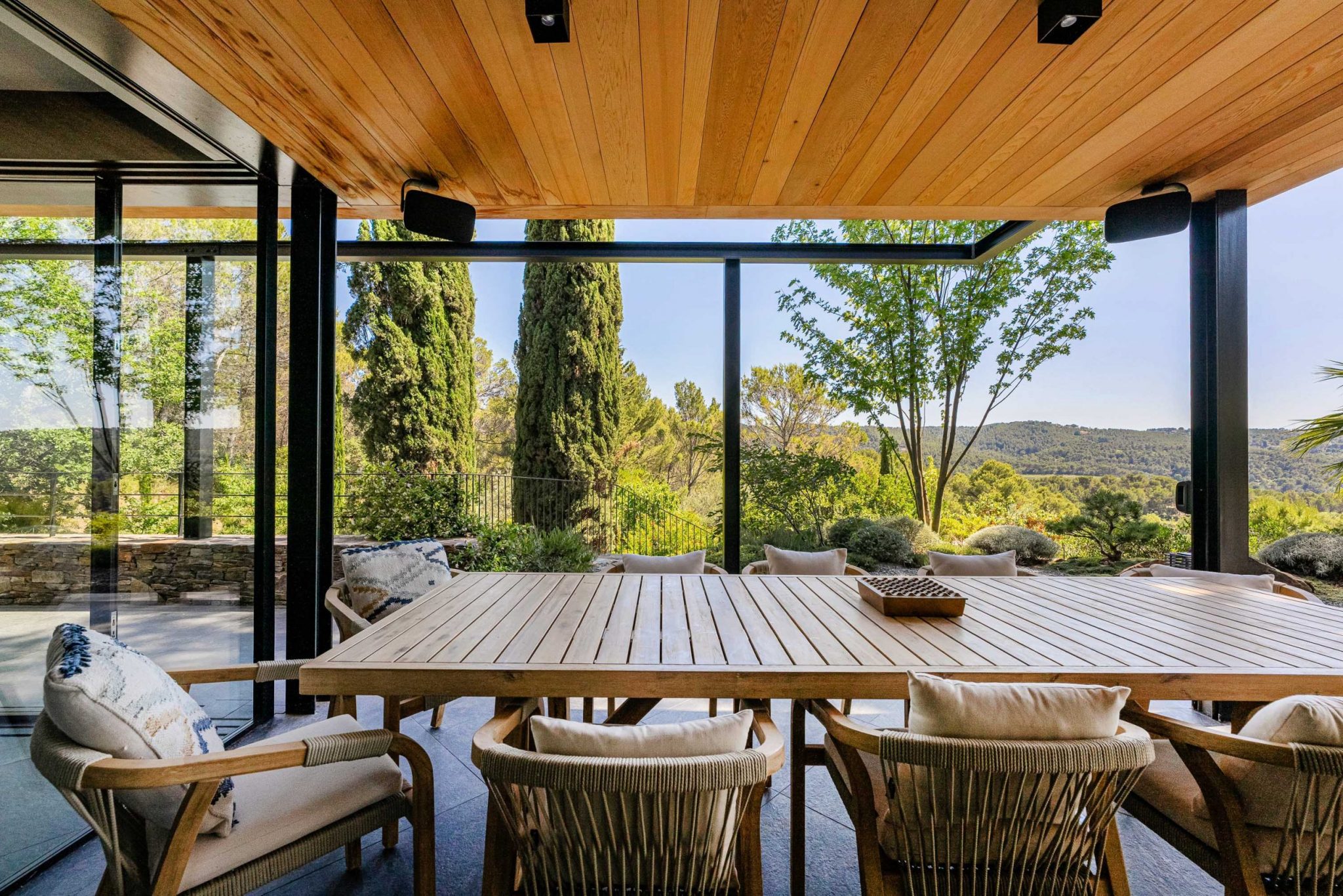 Villa Rita maison contemporaine d'exception à louer au Tholonet Aix en Provence 84